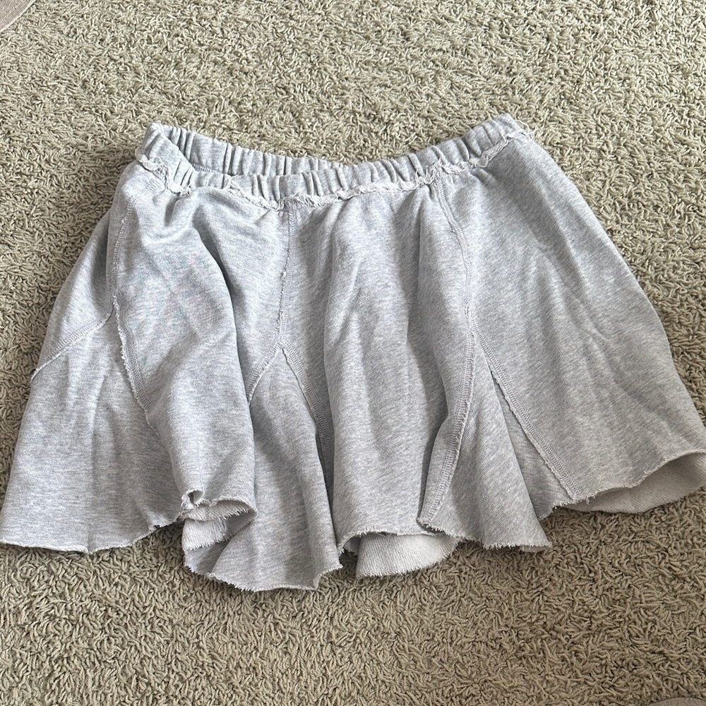 Aerie Gray Flowy Skirt Sz M NWT